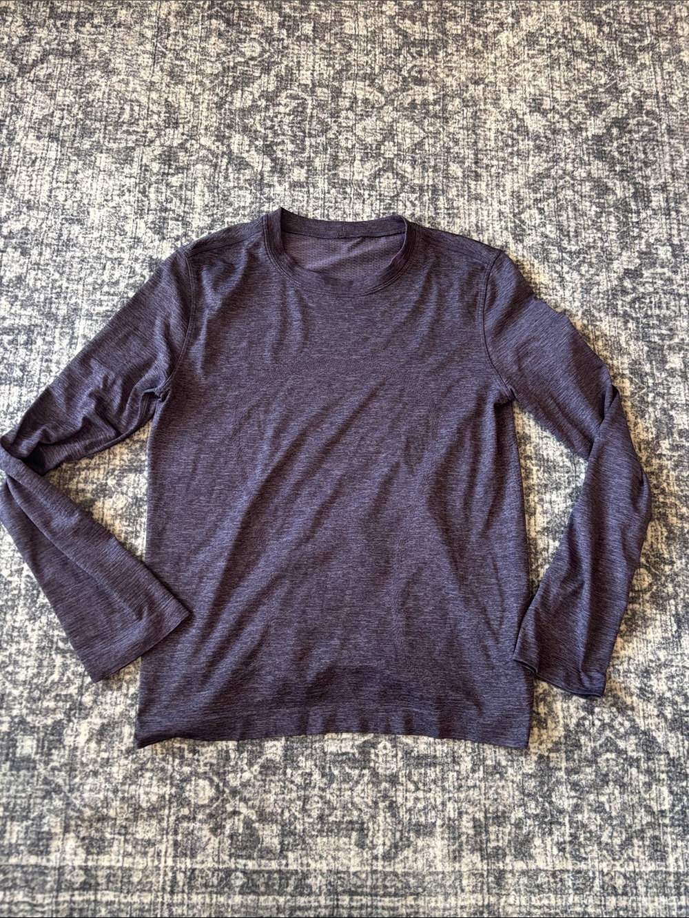 Lululemon Swiftly Relaxed Long Sleeve Updated - size 0 - grape mist/atmos purp